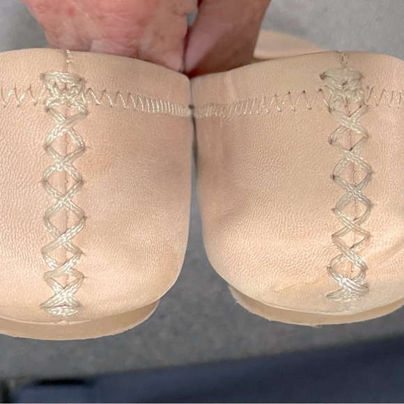 Lucky Brand Ladies Leather Flats Shoes, used in good condition. Size 8M - Picture 3 of 6